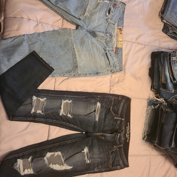 Tons of jeans! - Picture 10 of 11